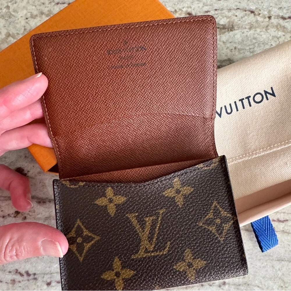 LOUIS VUITTON | EXCELLENT CONDITION AUTHENTIC monogram card holder - Picture 4 of 11